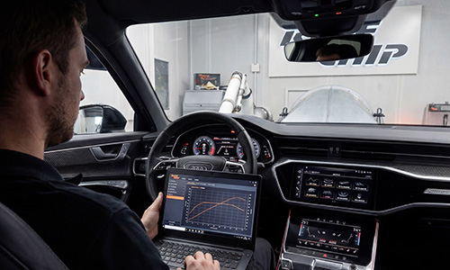 Un'Audi RS6 analizzata e calibrata su un banco prova